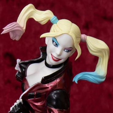 Harley Quinn - Figurine Harley Quinn Jump Metallic Version