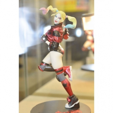 Harley Quinn - Figurine Harley Quinn Jump Metallic Version