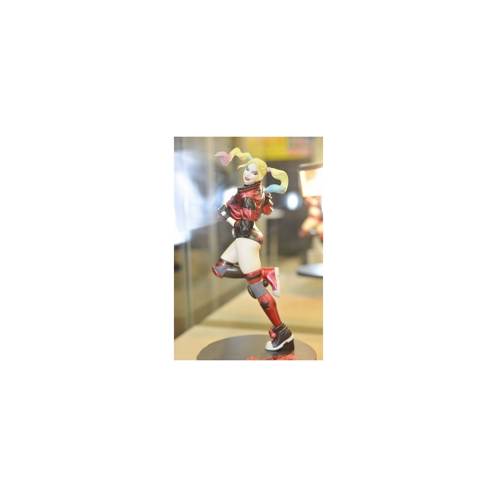 Harley Quinn - Figurine Harley Quinn Jump Metallic Version