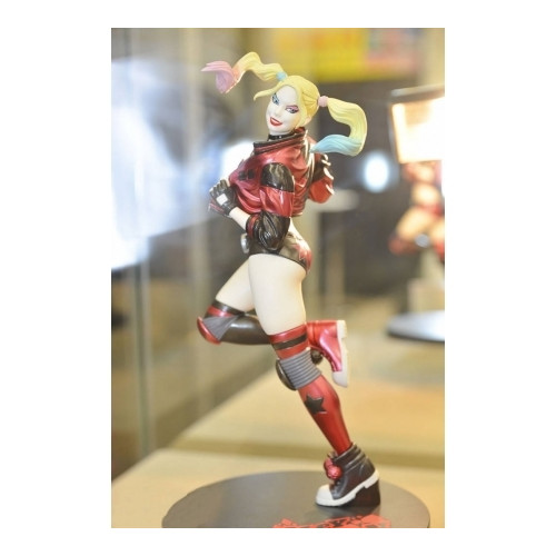 Harley Quinn - Figurine Harley Quinn Jump Metallic Version