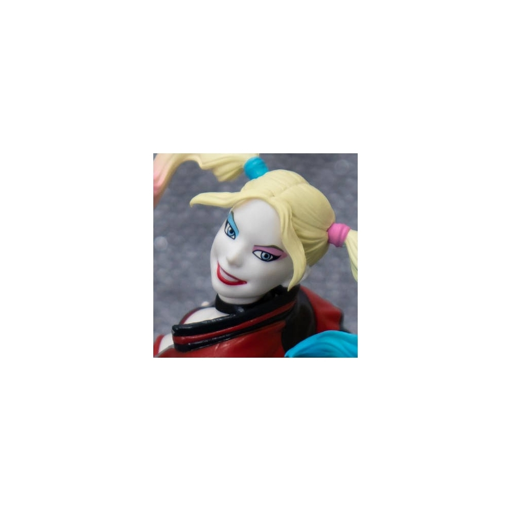 Harley Quinn - Figurine Harley Quinn Jump Normal Version