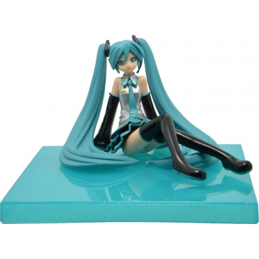 figurine hatsune miku issue de la serie vocaloid