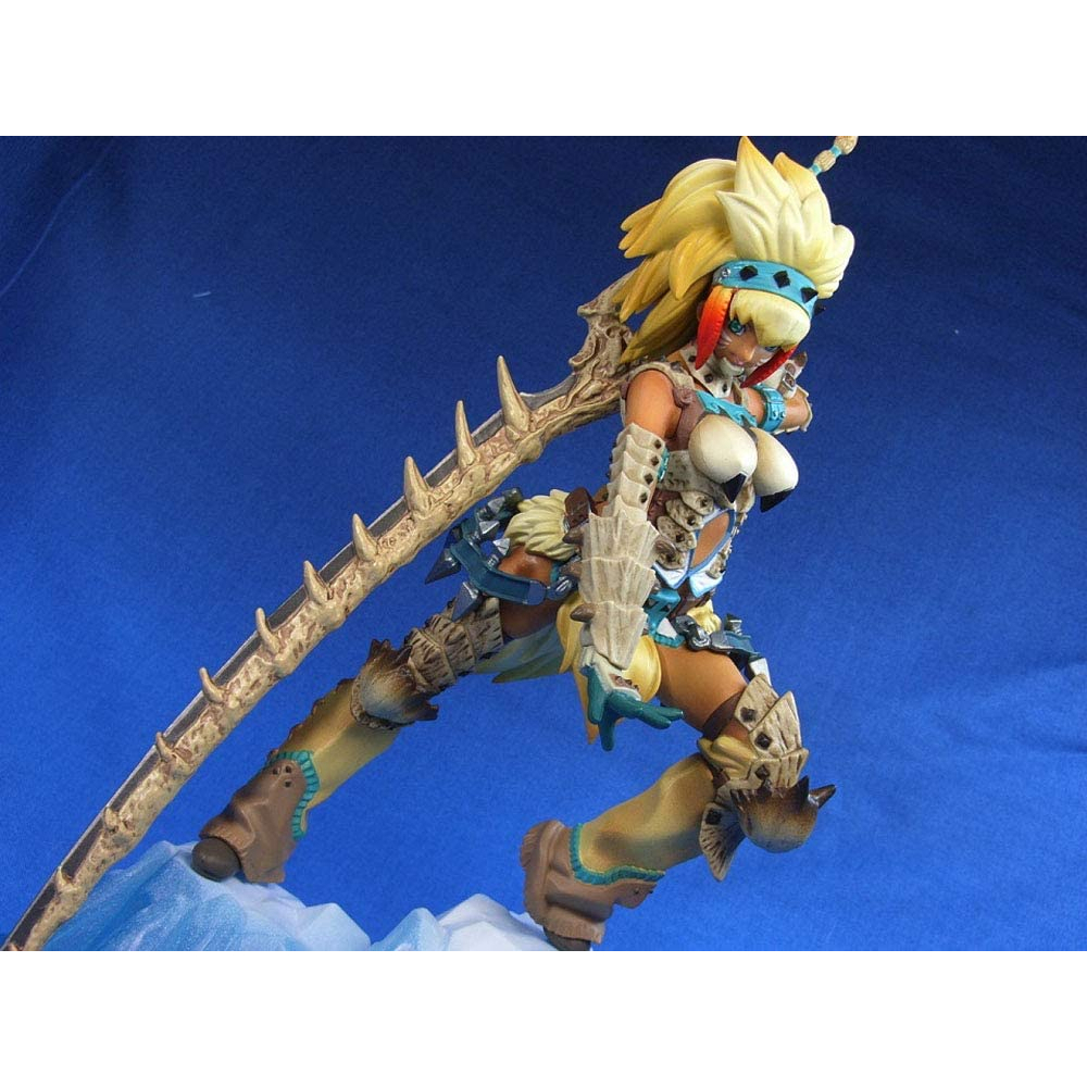 Monster Hunter - Figurine Berio Lady Sworder