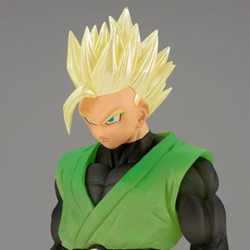 Découvrez cette incroyable figurine de Son Gohan SSJ (Great Saiyaman) dans la gamme Clearise (matériaux transparent) de chez Ban