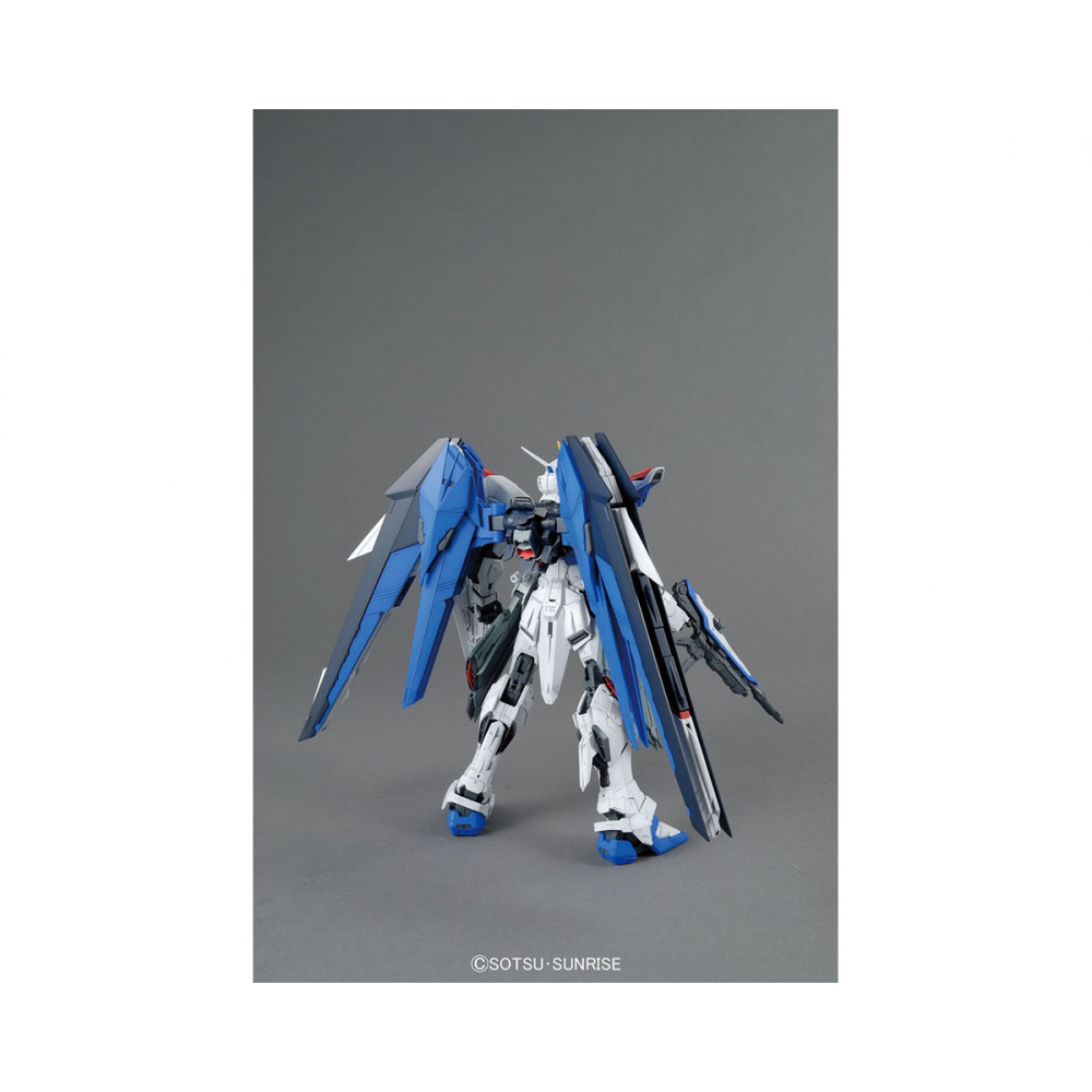 Gundam - Maquette Freedom Gundam [MG] 1/100 Gunpla